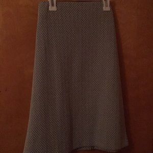 Roz&Ali knee length skirt
